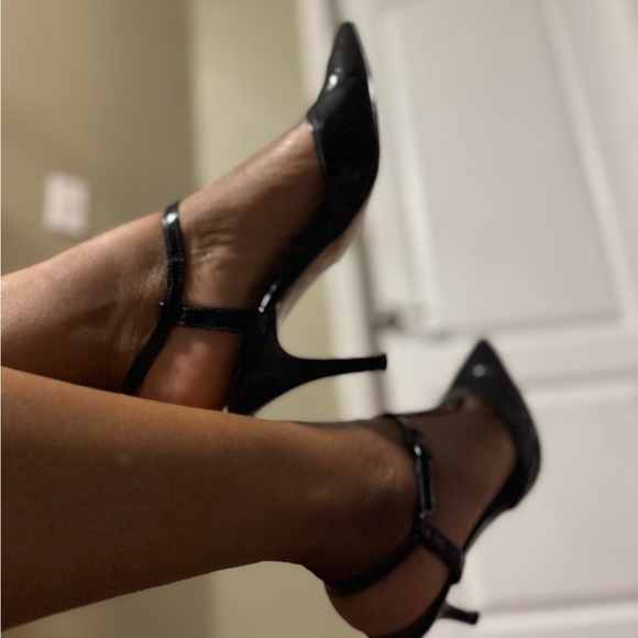 Tahari Black Patent Leather Strappy Heels – Size 7.5 - Picture 7 of 7